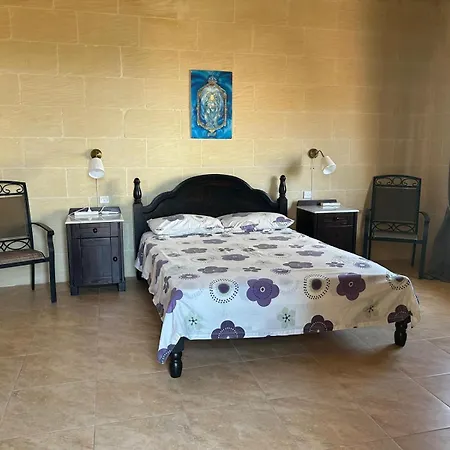 With Large Private Pool Gozo * Кала