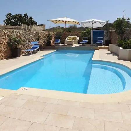 With Large Private Pool Gozo * Кала
