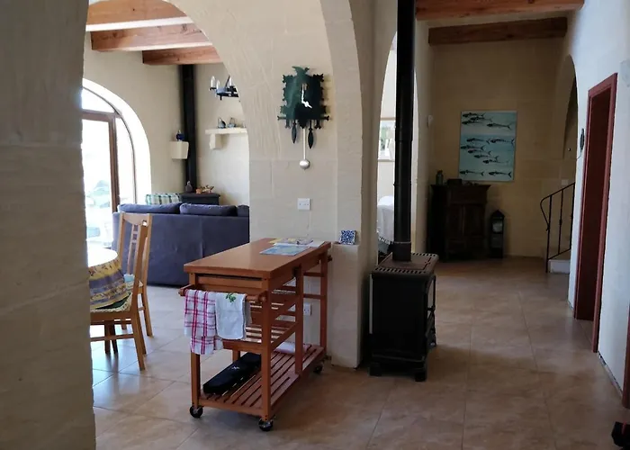 Villa With Large Private Pool Gozo